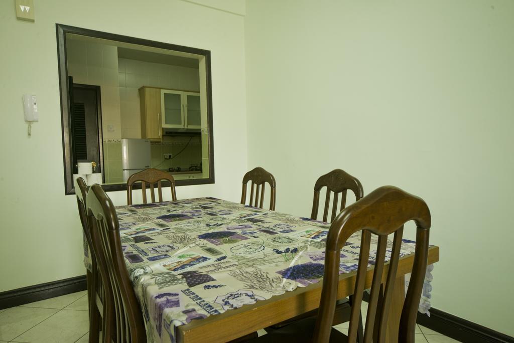 Nana Marina Court Apartment Кота Кинабалу Екстериор снимка