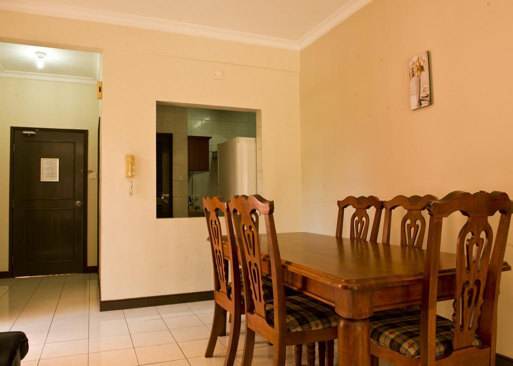 Nana Marina Court Apartment Кота Кинабалу Екстериор снимка
