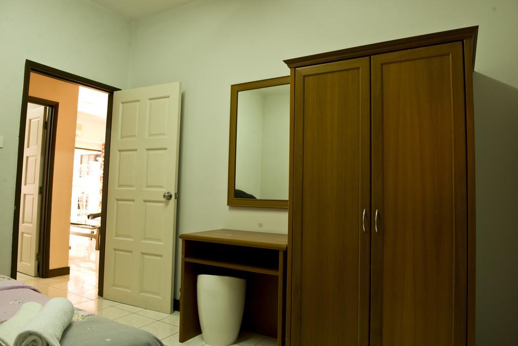 Nana Marina Court Apartment Кота Кинабалу Екстериор снимка