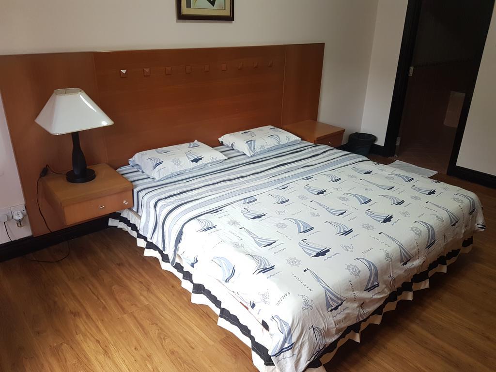 Nana Marina Court Apartment Кота Кинабалу Екстериор снимка