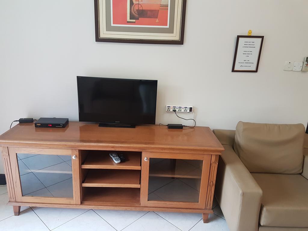 Nana Marina Court Apartment Кота Кинабалу Екстериор снимка