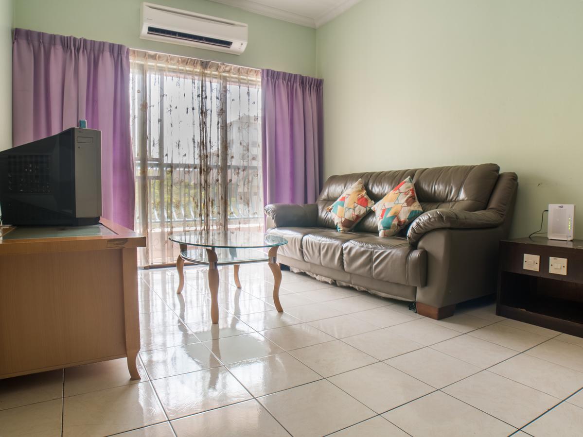 Nana Marina Court Apartment Кота Кинабалу Екстериор снимка